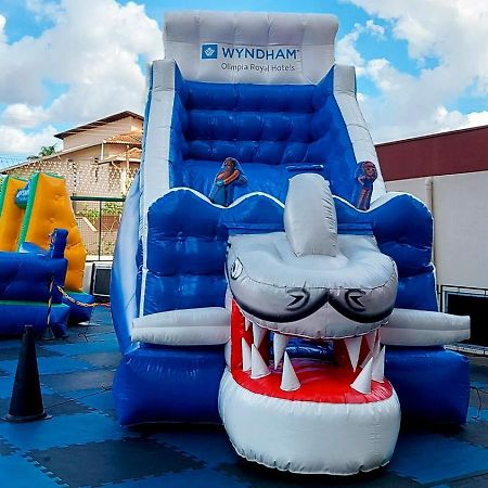 Wyndham Olimpia Royal Hotels Luaran gambar Inflatable slide