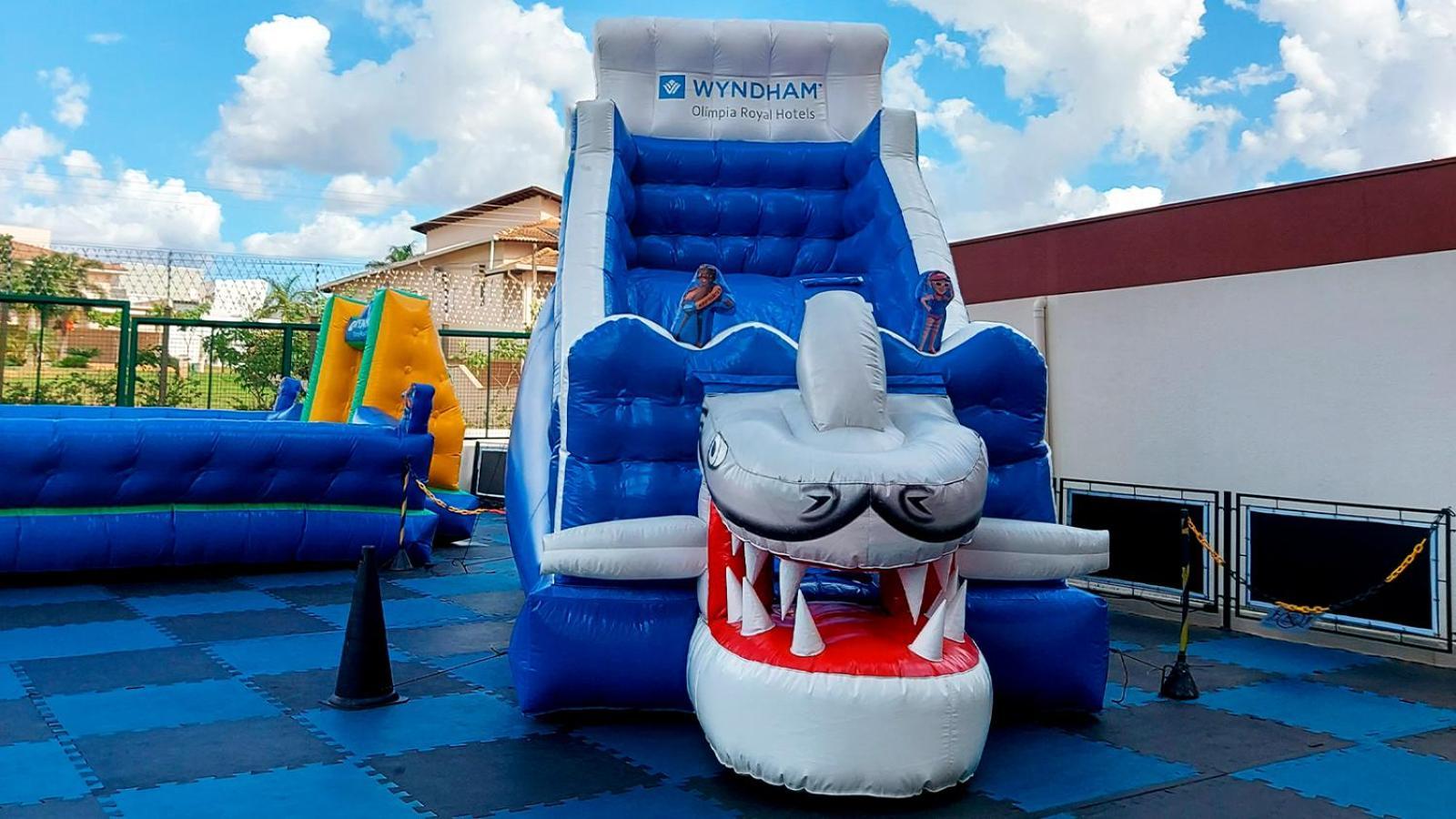 Wyndham Olimpia Royal Hotels Luaran gambar Inflatable slide