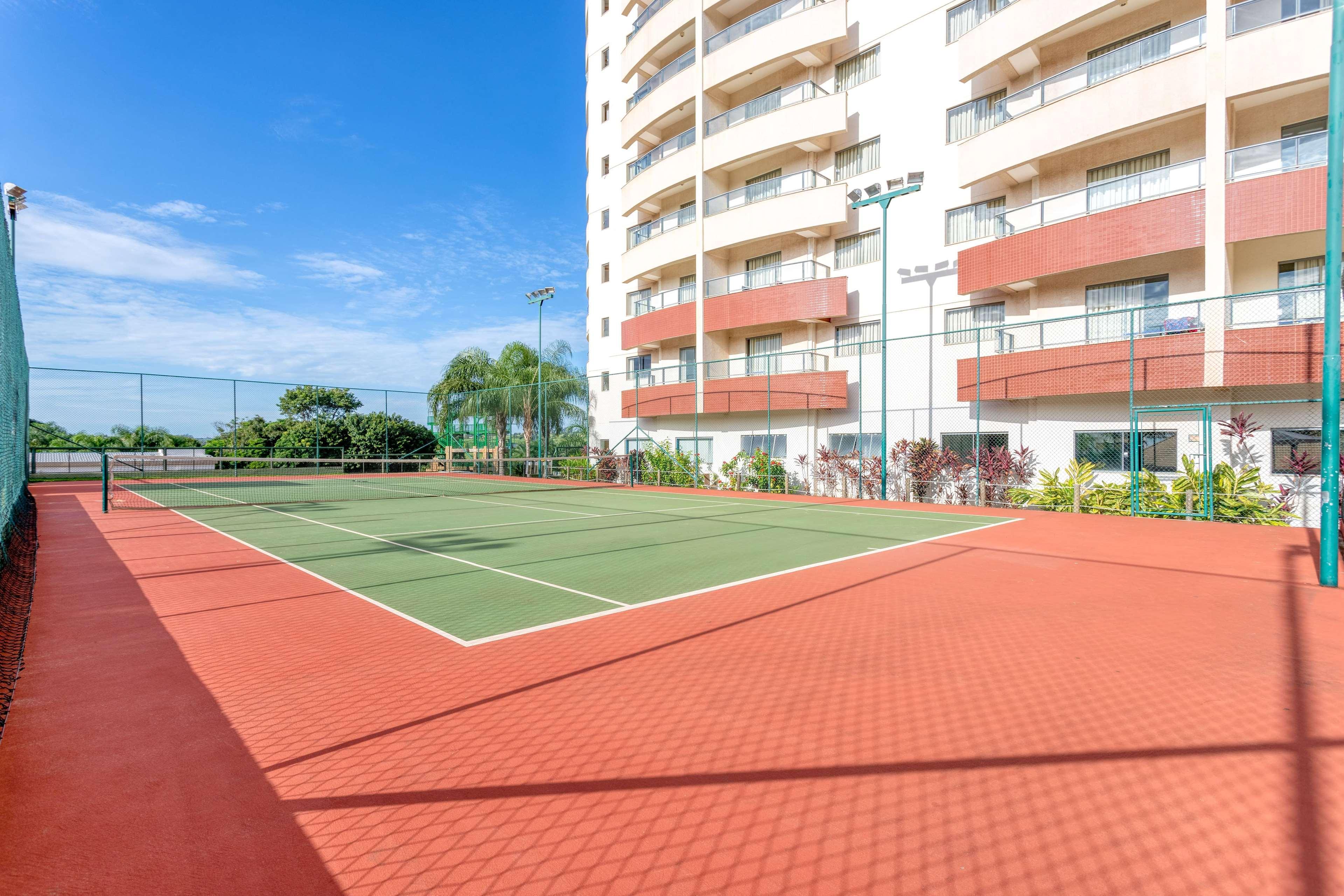 Wyndham Olimpia Royal Hotels Luaran gambar Tennis Courts